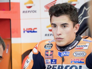 Marc Márquez, pensativo durante el GP de Malasia