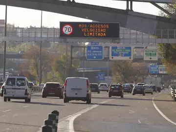 Madrid limita a 70 km/h la velocidad máxima en la M30 Madrid limita a 70 km/h la velocidad máxima en la M30