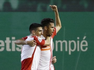 Diego Reyes celebra su gol contra el Betis