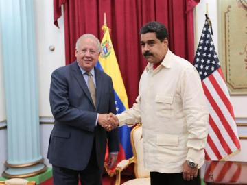 Maduro recibe al enviado de EE.UU. en apoyo al diálogo con la oposición