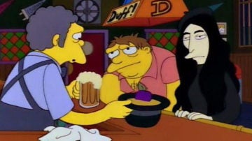 Yoko Ono en el bar de Moe
