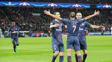 Los jugadores del PSG celebran un gol en el Parque de los Príncipes