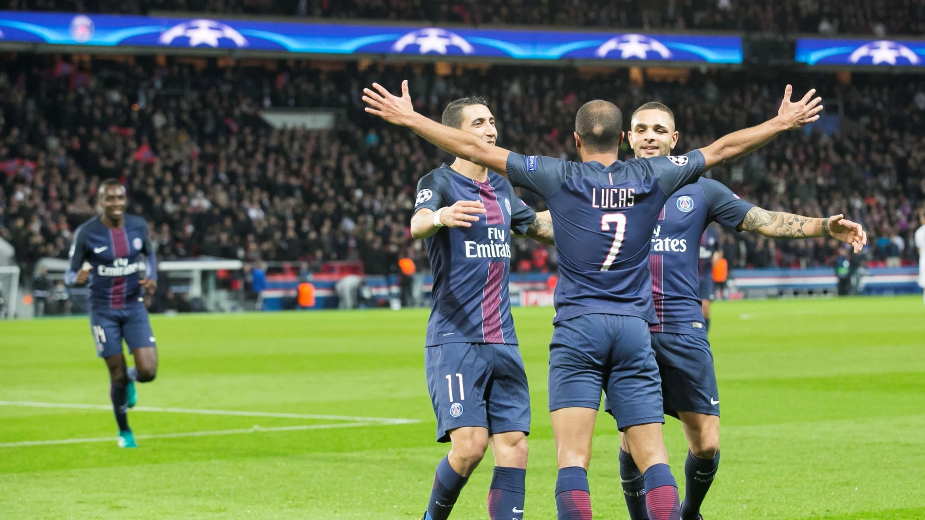 Los jugadores del PSG celebran un gol en el Parque de los Príncipes Los jugadores del PSG celebran un gol en el Parque de los Príncipes