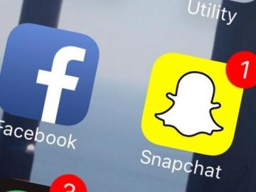 Facebook vs Snapchat