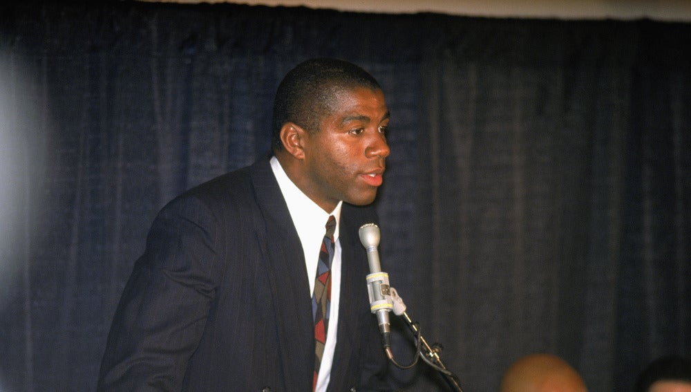 Magic Johnson, en la rueda de prensa en la que anunció su enfermedad