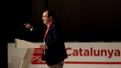 Iceta advierte a Colau de que ella también será 