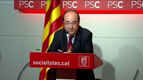 Frame 13.414923 de: Iceta se reunir&aacute; con Javier Fern&aacute;ndez a principios de la pr&oacute;xima semana para defender un "tratamiento espec&iacute;fico" para el PSC