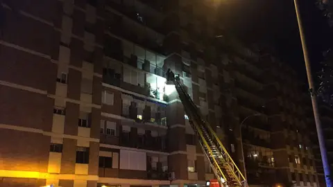 Un incendio en el barrio sevillano de Los Remedios Un incendio en el barrio sevillano de Los Remedios