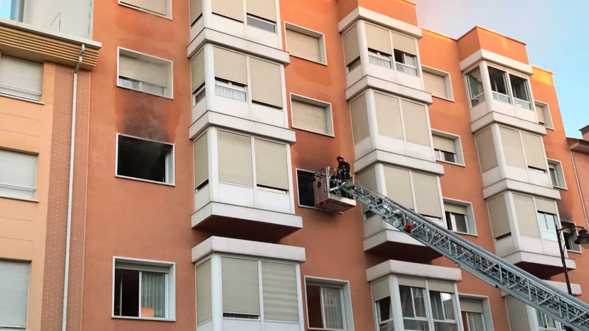 Un incendio en una residencia de San Sebastián de los Reyes Un incendio en una residencia de San Sebastián de los Reyes
