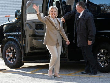Hillary Clinton a su llegada al colegio electoral de Chappaqua