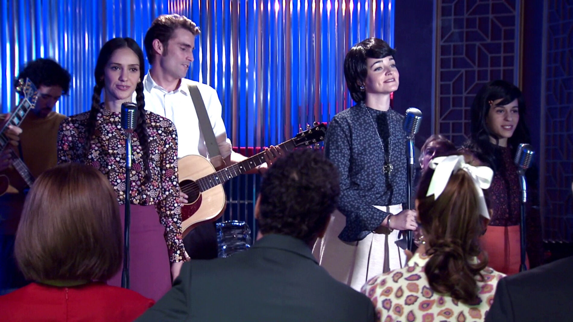 Las chicas de Mocedades act&uacute;an en el 'King's Road Club'