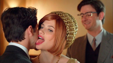 Patricia provoca a Enrique en su juego a dos bandas