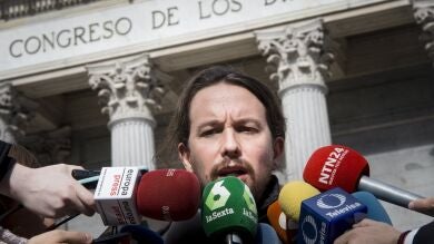 Iglesias se felicita de haber forzado al PP a colocar a Fernández Díaz en la Comisión de Peticiones