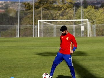 Diego Costa se entrena en solitario en Las Rozas