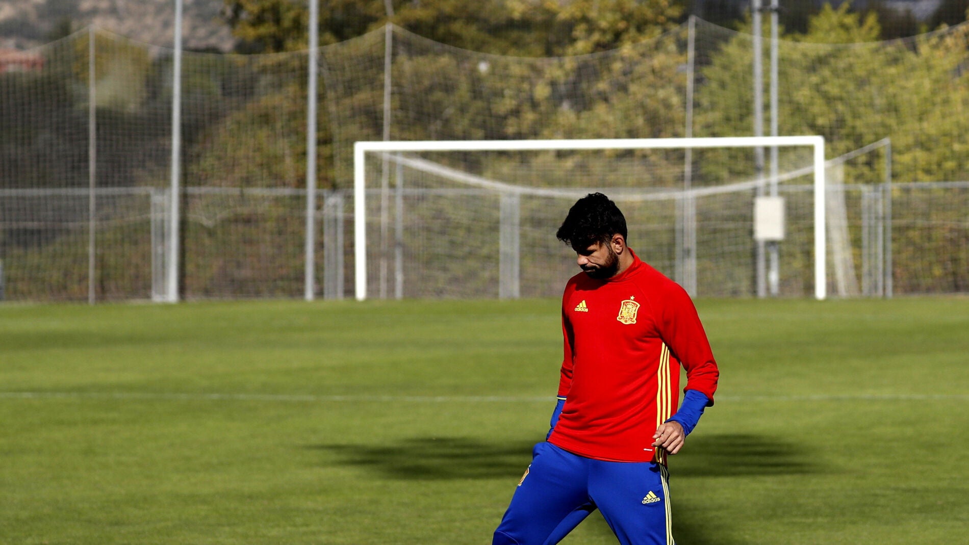 Diego Costa se entrena en solitario en Las Rozas