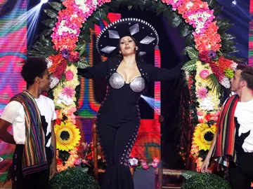 Rosa López derrocha 'Amor a la mexicana' sobre el escenario Rosa López derrocha 'Amor a la mexicana' sobre el escenario
