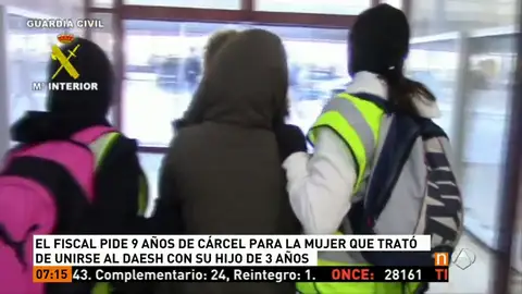 Frame 23.386128 de: Juzgan a una marroquí que quiso viajar a Siria con su hijo de 3 años Frame 23.386128 de: Juzgan a una marroquí que quiso viajar a Siria con su hijo de 3 años