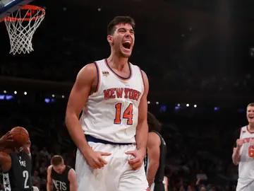 Willy Hernangómez celebra una canasta ante los Nets Willy Hernangómez celebra una canasta ante los Nets