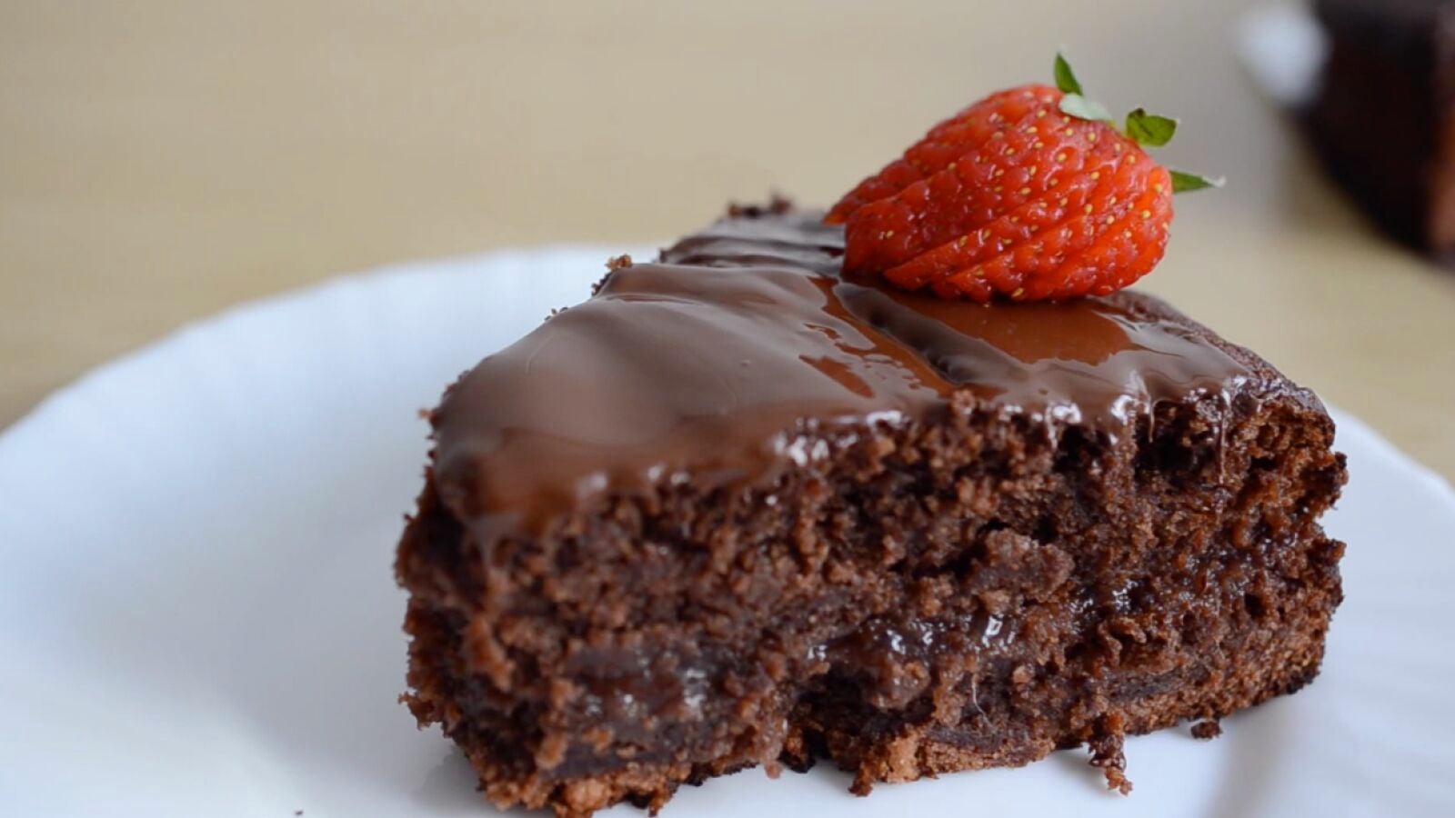 ¿Te apuntas a la moda vegana? Empieza con este bizcocho de chocolate