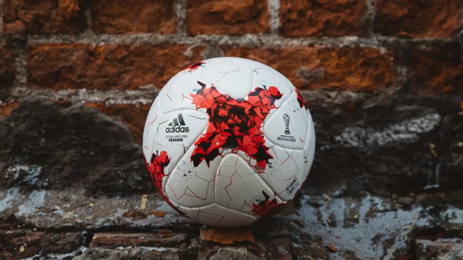 Krasava, balón oficial de la Copa Confederaciones 2017 Krasava, balón oficial de la Copa Confederaciones 2017