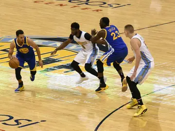 Los Warriors, contra los Nuggets Los Warriors, contra los Nuggets