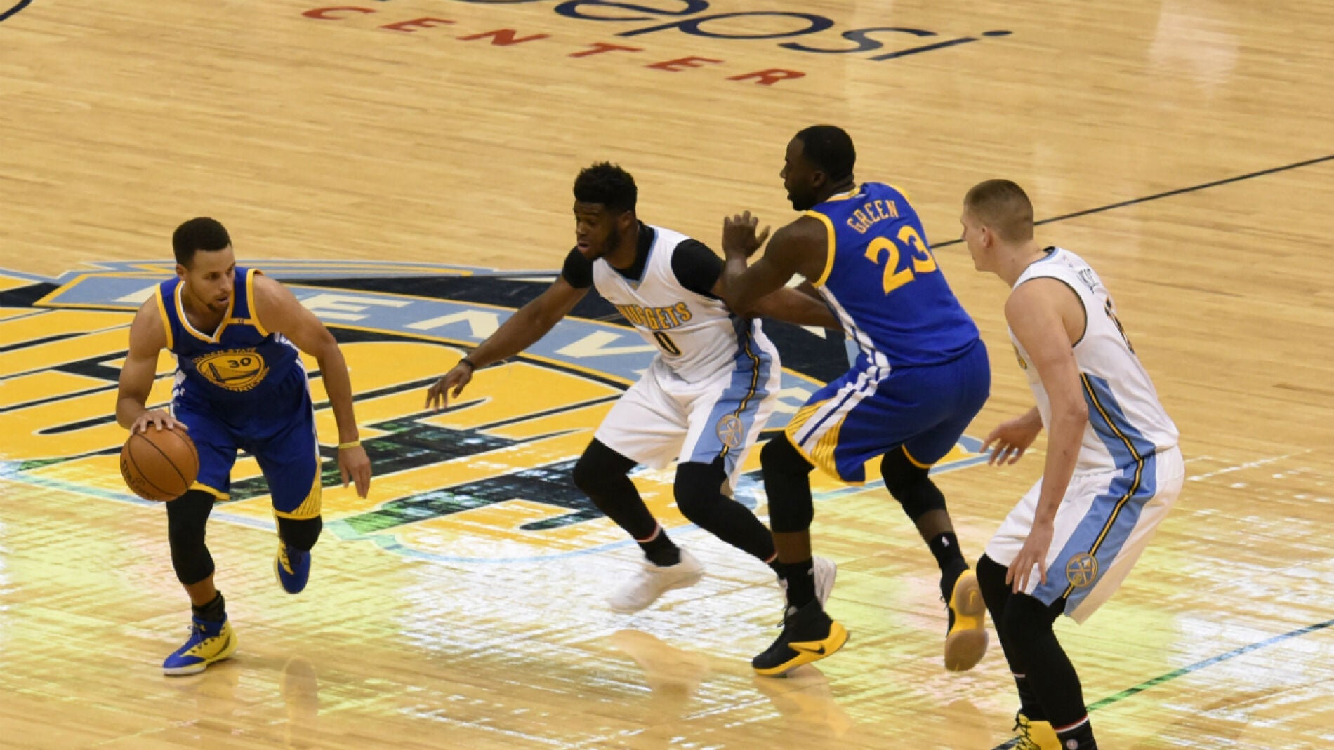 Los Warriors, contra los Nuggets
