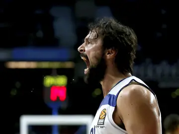 Sergio Llull celebra una canasta con el Real Madrid Sergio Llull celebra una canasta con el Real Madrid