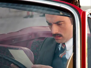 Mateo no da crédito a la carta que tiene entre manos, es de Alberto Márquez Mateo no da crédito a la carta que tiene entre manos, es de Alberto Márquez