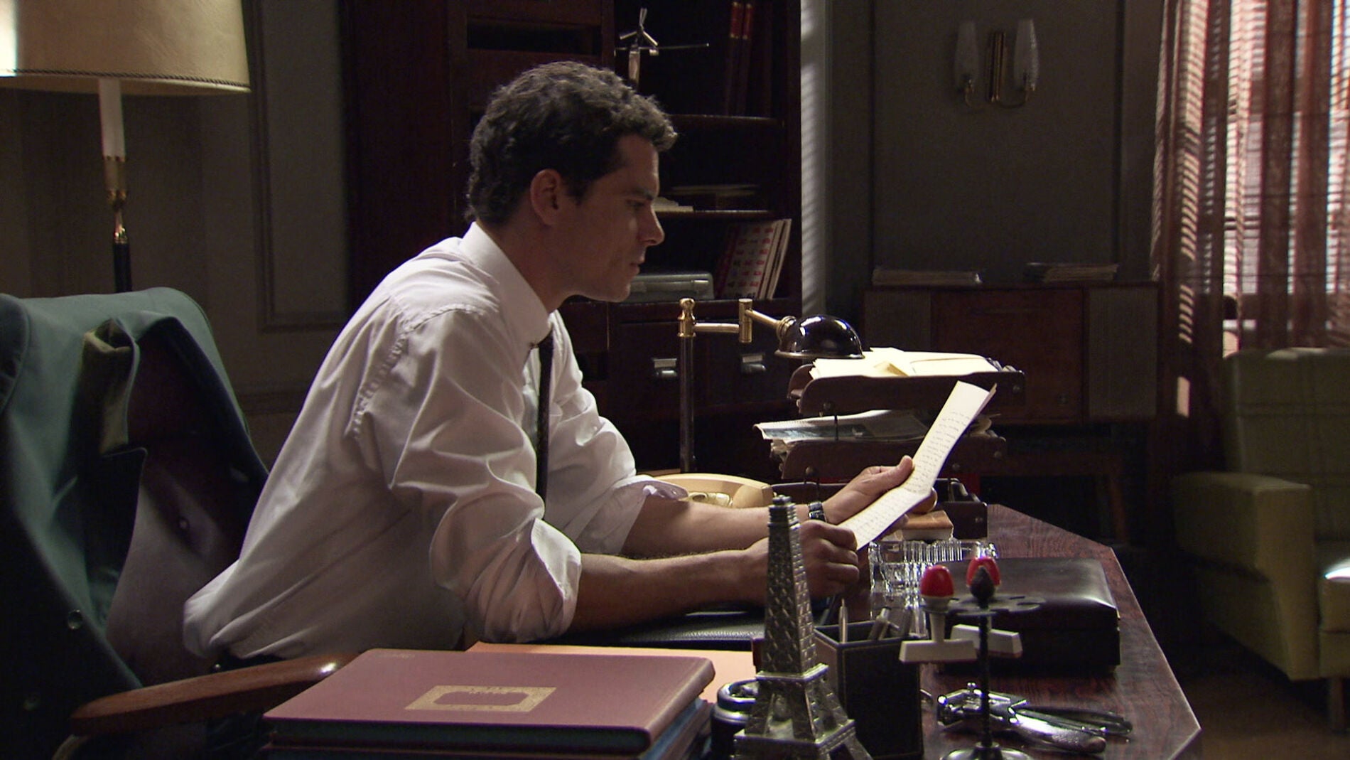 &iquest;Qu&eacute; cosa tan importante tendr&aacute; que decirle Rafael a Alba?