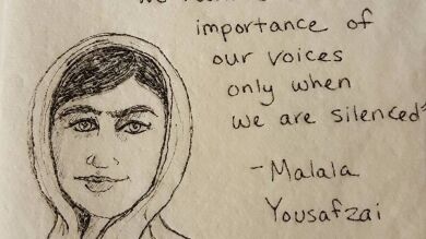 Ilustra para su hija servilletas con mensajes inspiradores sobre las mujeres tras la victoria de Trump