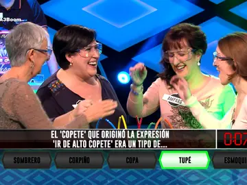 Unas concursantes de alto copete Unas concursantes de alto copete