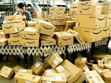 Las devoluciones de regalos en Estados Unidos contaminan lo mismo que tres millones de coches en un año Las devoluciones de regalos en Estados Unidos contaminan lo mismo que tres millones de coches en un año