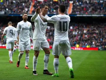James y Cristiano celebran un gol con el Real Madrid James y Cristiano celebran un gol con el Real Madrid