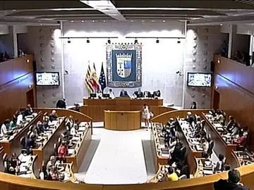 Frame 38.785396 de: Los parlamentarios deberán justificar su asistencia para cobrar dietas Frame 38.785396 de: Los parlamentarios deberán justificar su asistencia para cobrar dietas