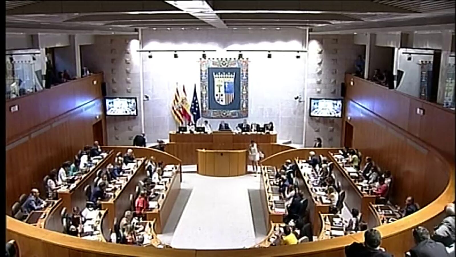 Los parlamentarios de Aragón tendrán que fichar al menos 17 días al mes para cobrar íntegramente las dietas