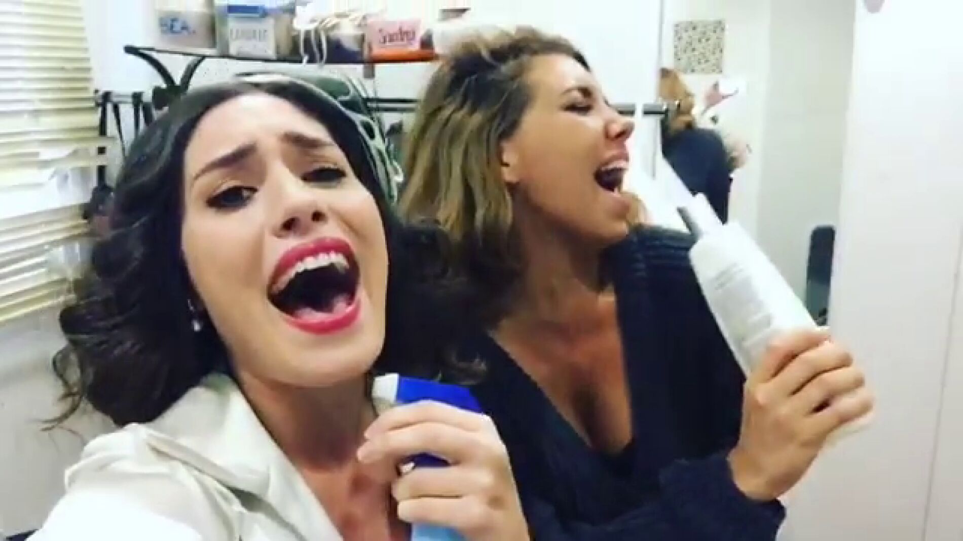 Yara Puebla y Sandra Cervera no pueden vivir sin Puente Viejo