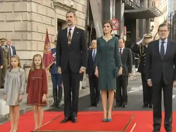 Los Reyes llegan al Congreso para la sesión de apertura solemne de las Cortes Los Reyes llegan al Congreso para la sesión de apertura solemne de las Cortes