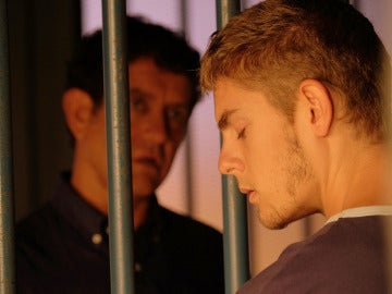 Juan Rueda hará una sorprendente visita a su hijo, Fernando Rueda Juan Rueda hará una sorprendente visita a su hijo, Fernando Rueda