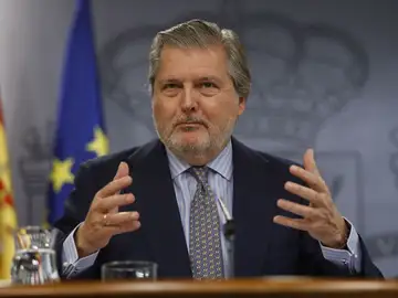 Méndez de Vigo en rueda de prensa Méndez de Vigo en rueda de prensa