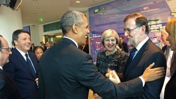 Saludo entre Rajoy y Obama