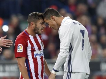 Koke en un enfrentamiento con Cristiano Ronaldo