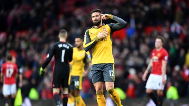 Giroud amarga la tarde al United de Mourinho con un gol en el minuto 90
