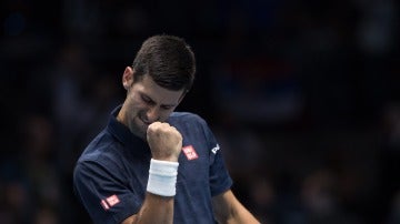Djokovic vence a Nishikori en la Copa Masters
