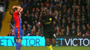 Touré celebra uno de sus goles ante el Crystal Palace