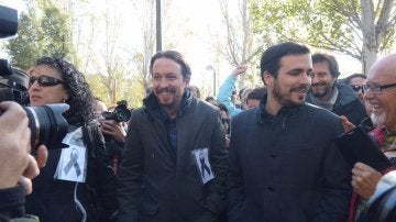 Pablo Iglesias y Alberto Garzón en la protesta en Madrid