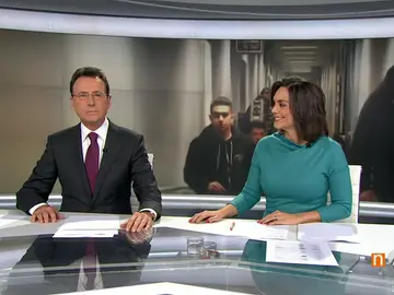 Frame 26.6752 de: Matías Prats y Mónica Carrillo hacen un 'mannequin challenge' en directo Frame 26.6752 de: Matías Prats y Mónica Carrillo hacen un 'mannequin challenge' en directo