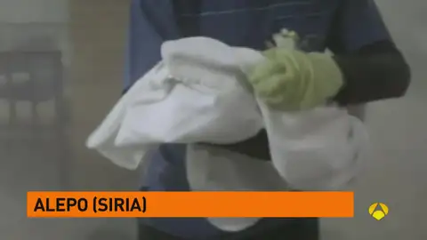 Evacúan a bebés en Alepo Evacúan a bebés en Alepo