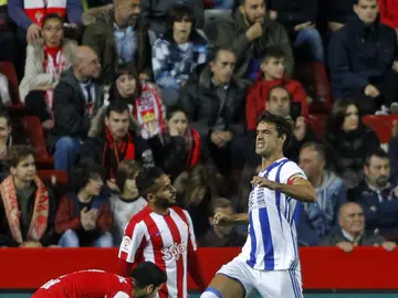 Xabi Prieto celebra un gol en El Molinón Xabi Prieto celebra un gol en El Molinón