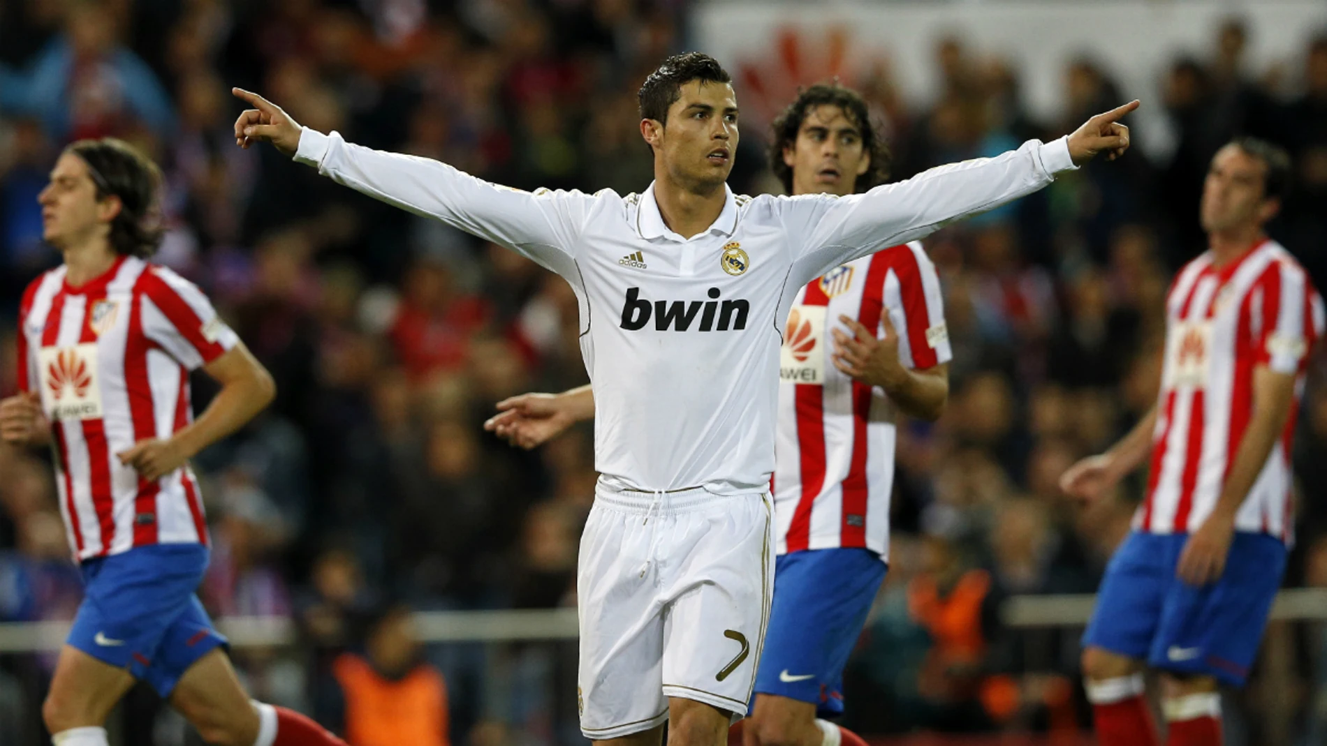 Ronaldo celebra un gol en el derbi del 11 de abril de 2012 Ronaldo celebra un gol en el derbi del 11 de abril de 2012
