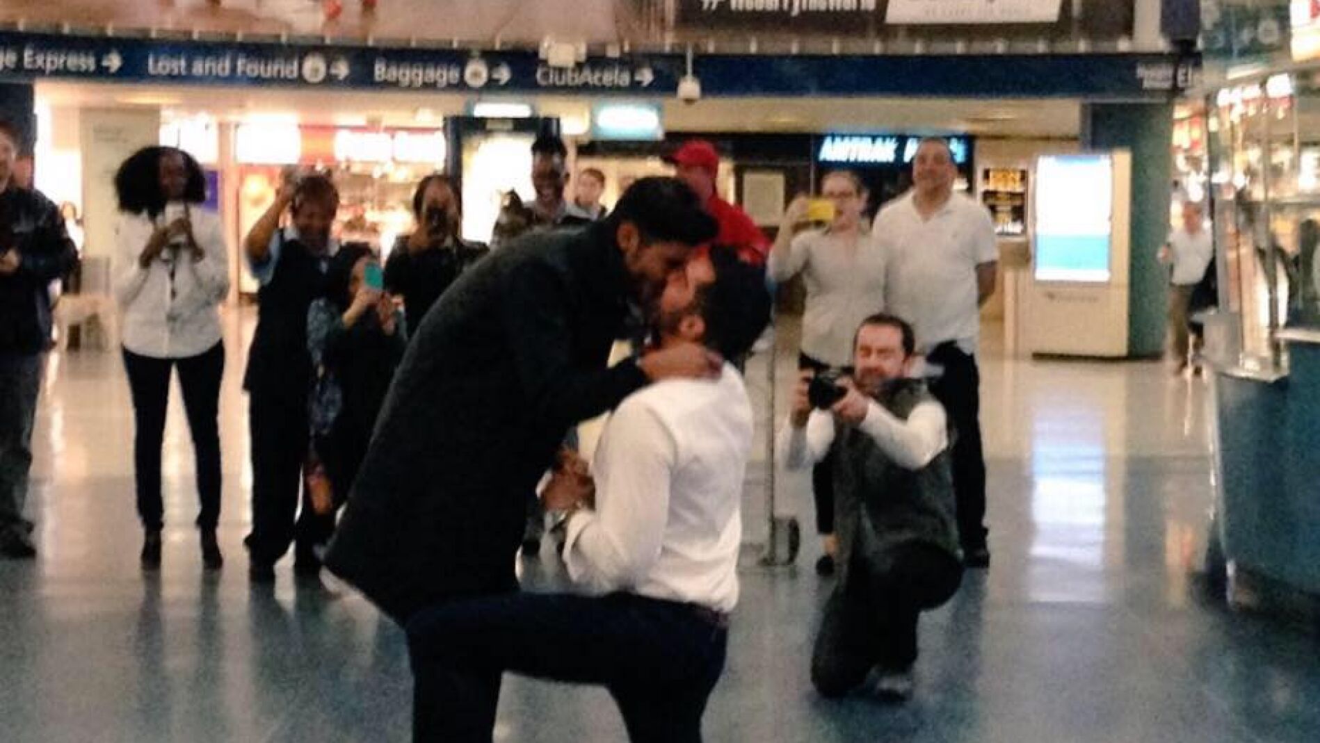 Pedida de mano en el metro de Nueva York 